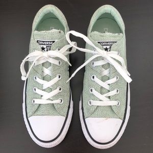 CONVERSE Chick Taylor All Star Size 6 (US).  Mint.